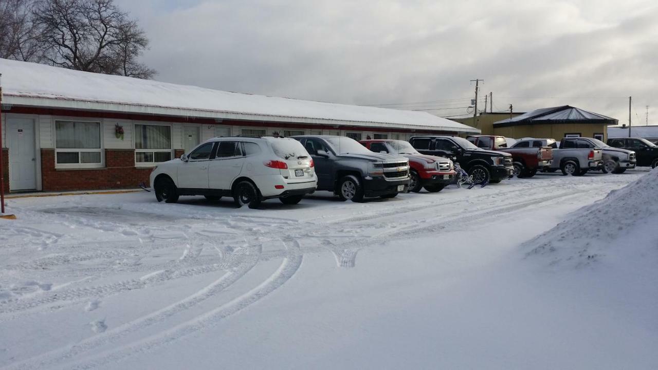 River Mist Inn Sturgeon Falls Exterior photo
