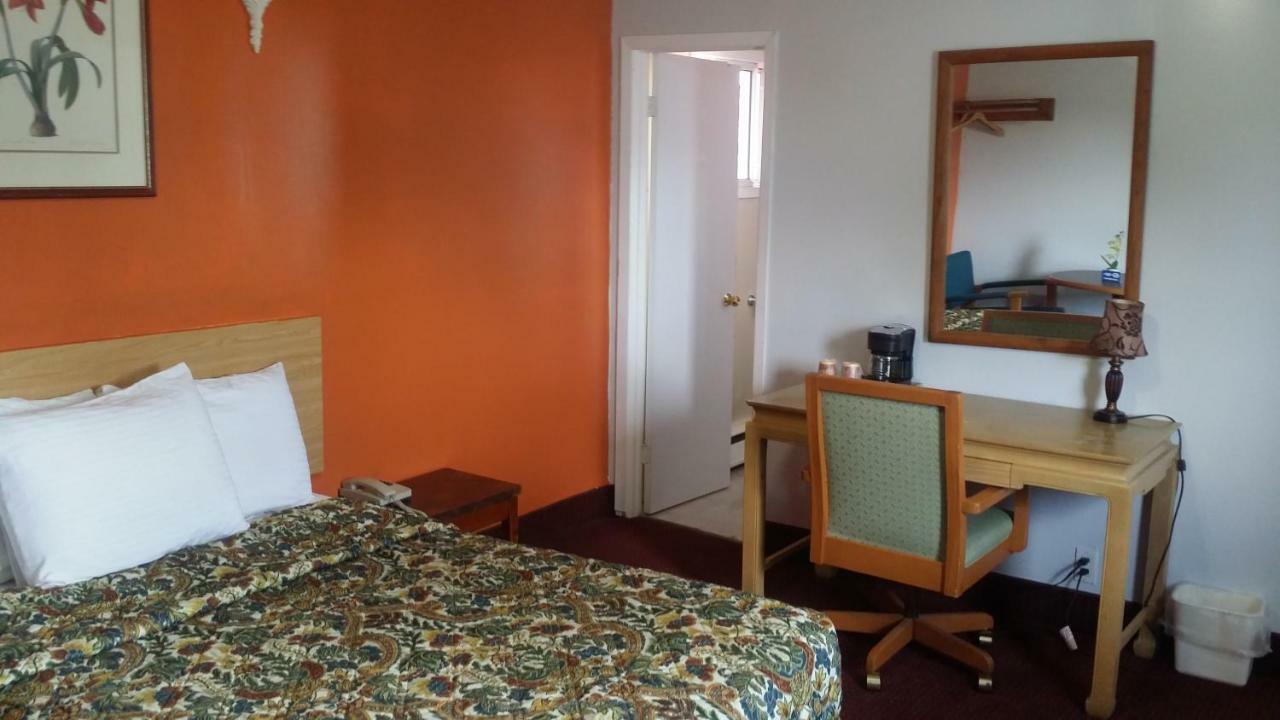 River Mist Inn Sturgeon Falls Exterior photo